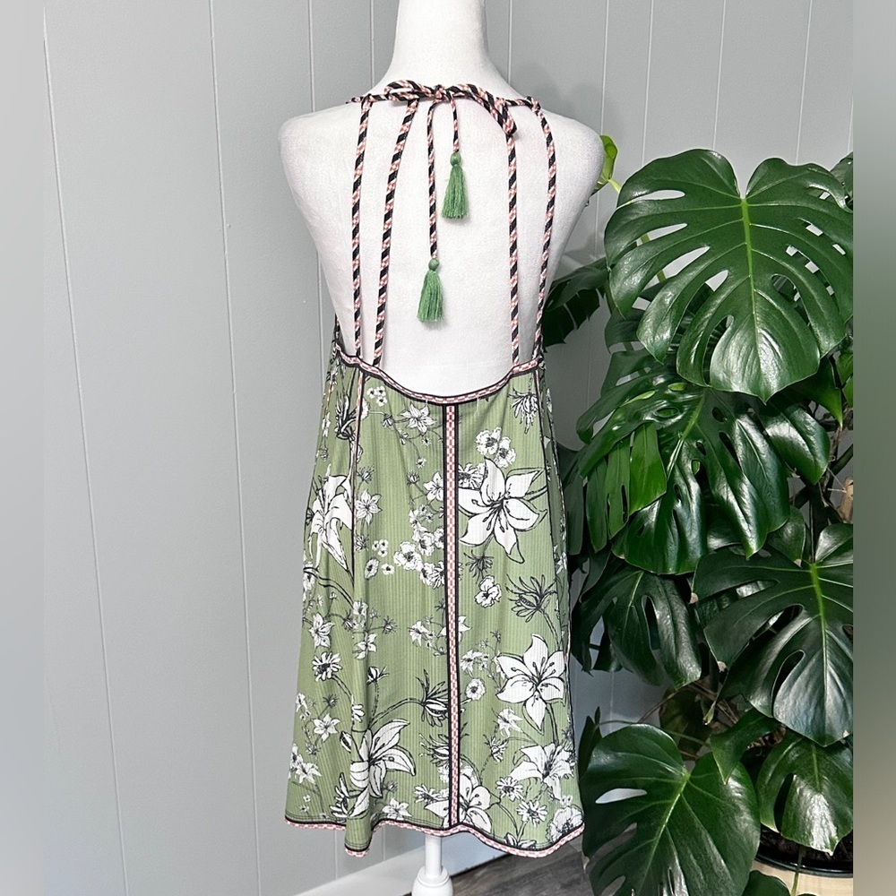 Flying Tomato Super cute sundress Size Large
Excellent condition.